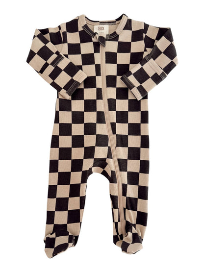 organic zip footie | tiramisu/black checkerboard