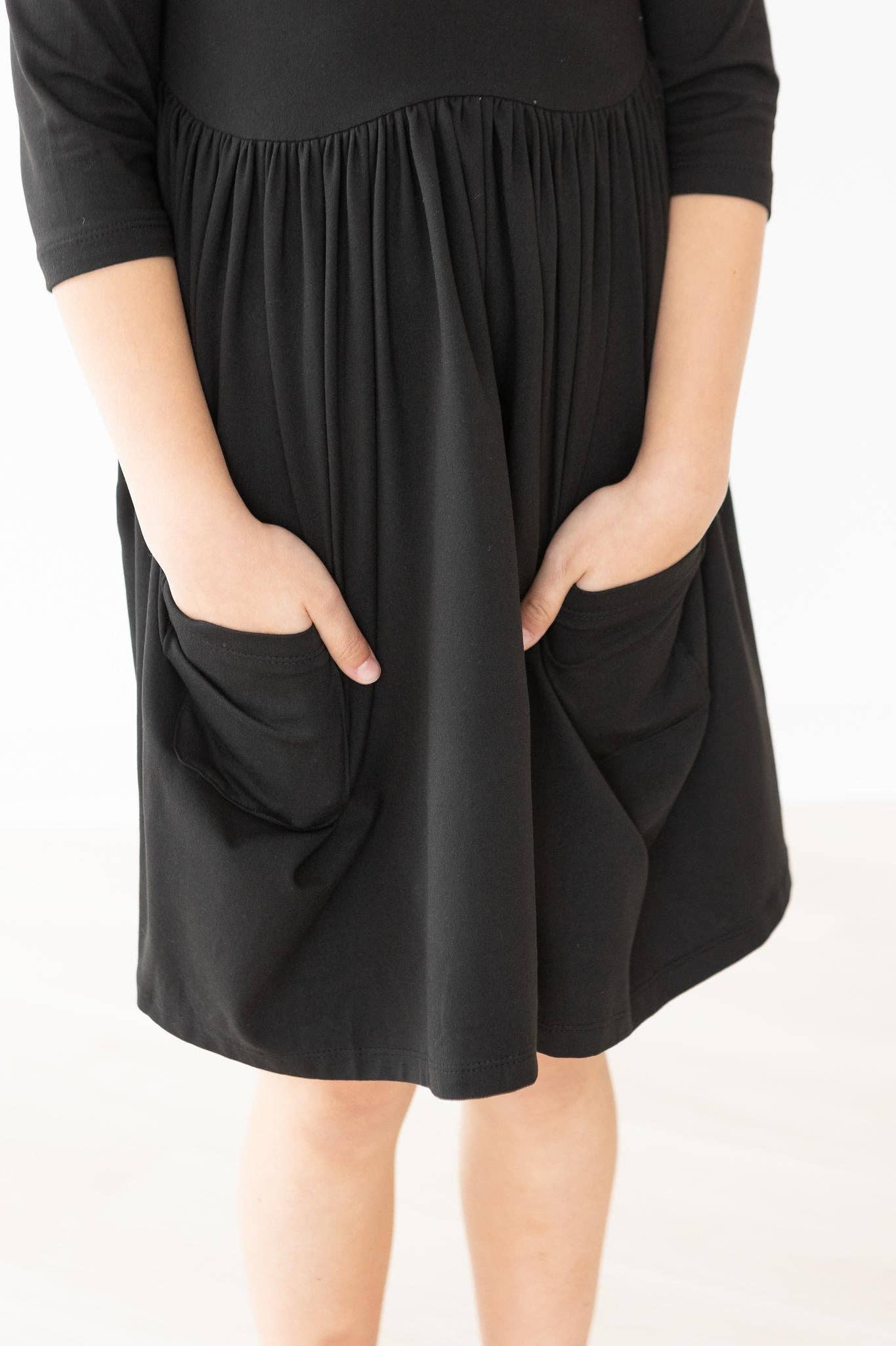 3/4 pocket twirl dress - black