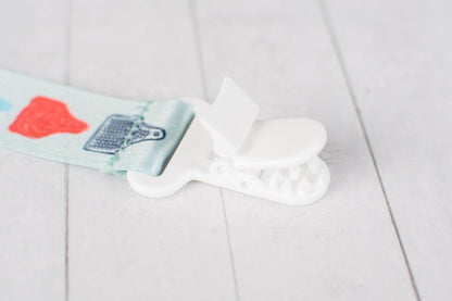 ear tags paci clip